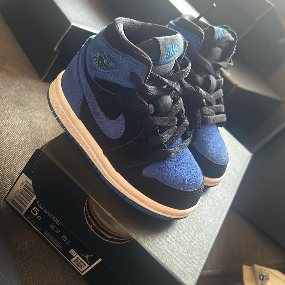 Jordan retro 1s